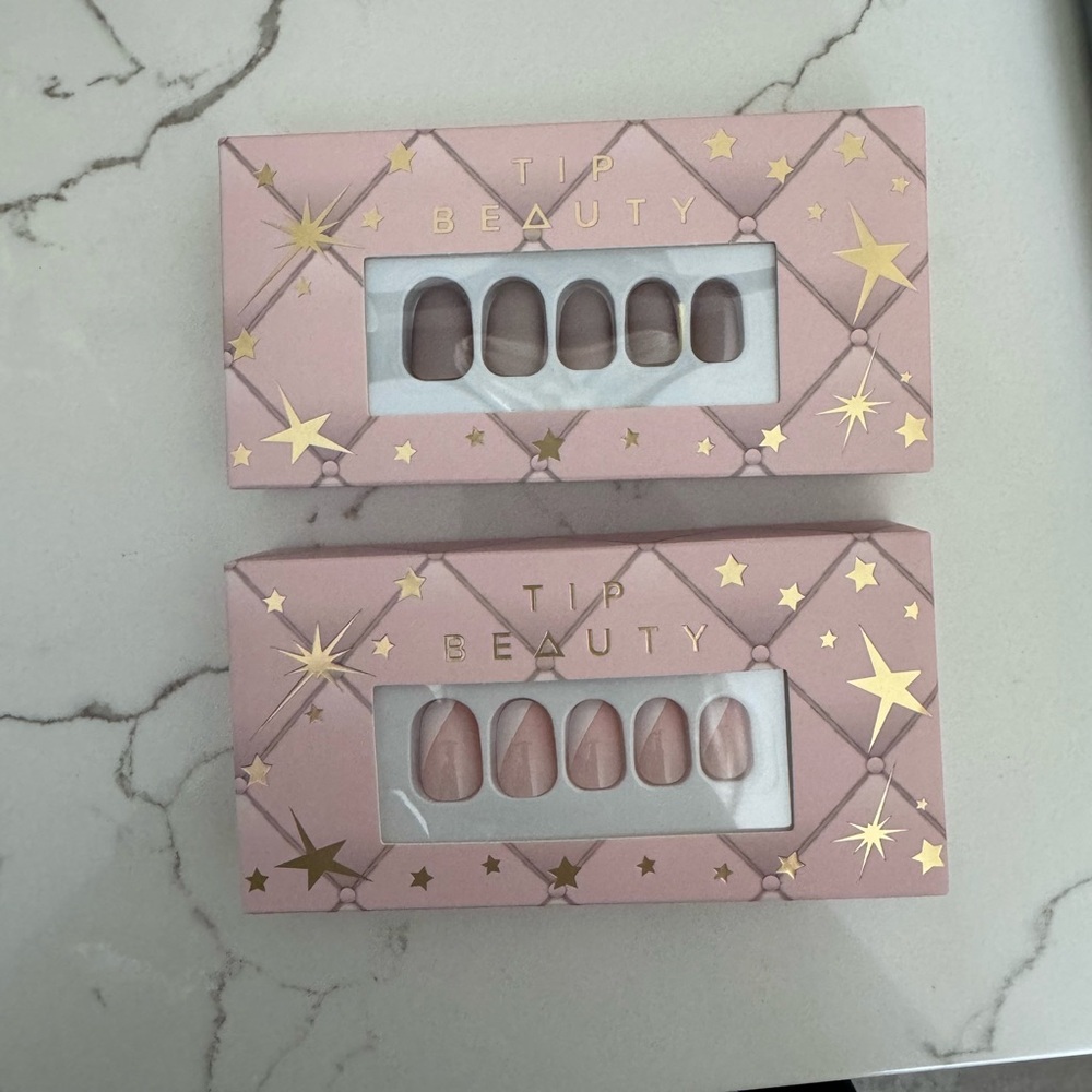 Press on nails